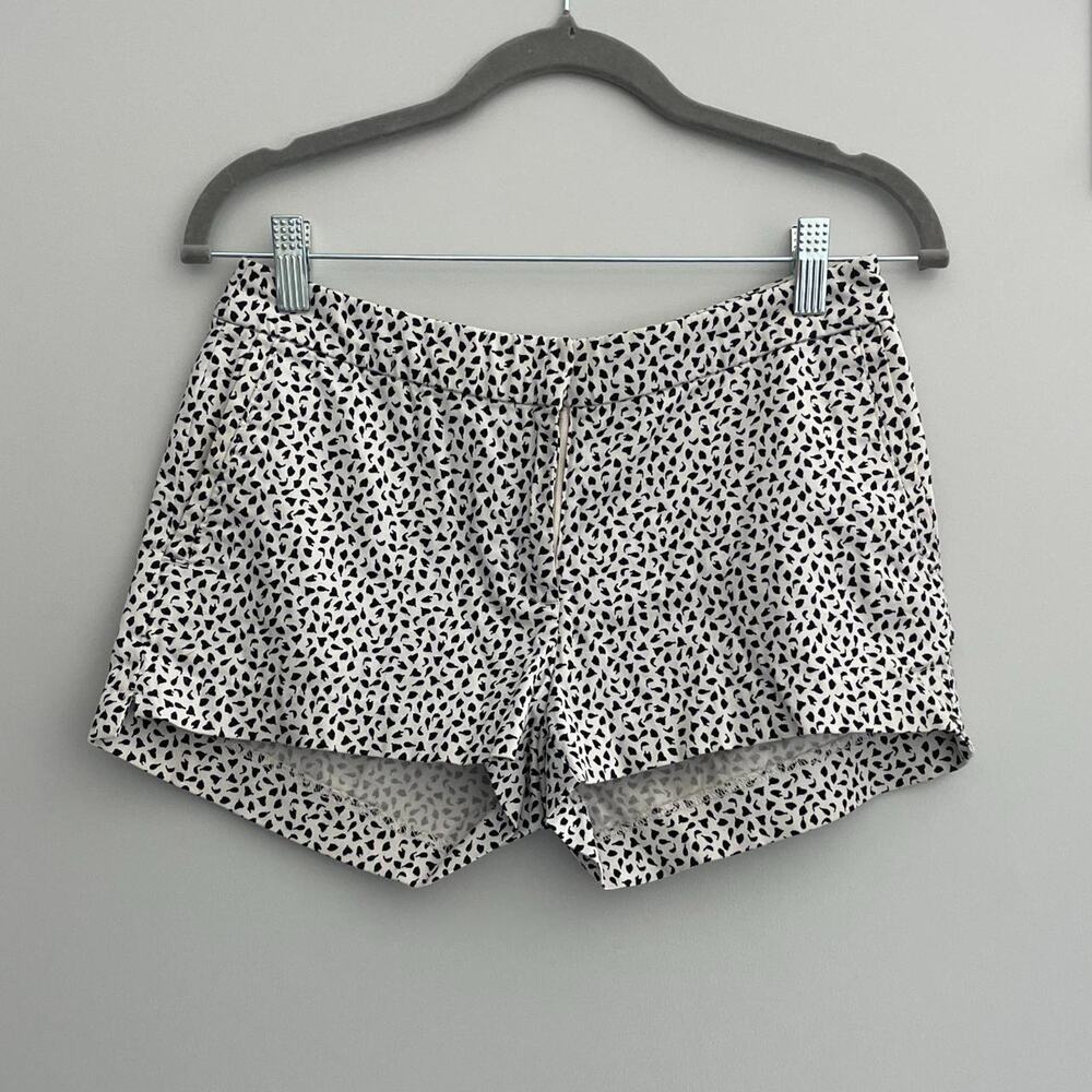 Low Waist Black and White Shorts